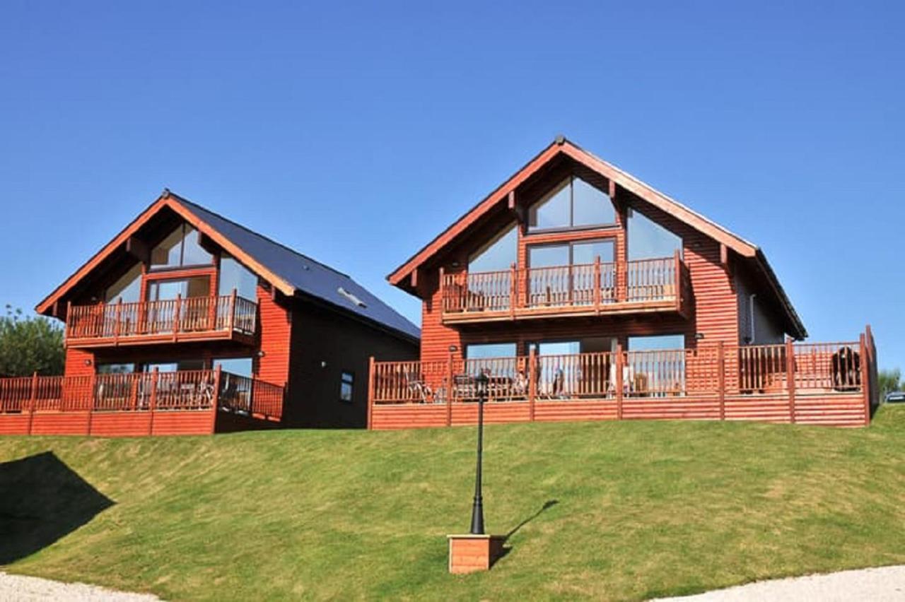 Retallack Resort & Spa Padstow Exterior foto The lodges at the resort