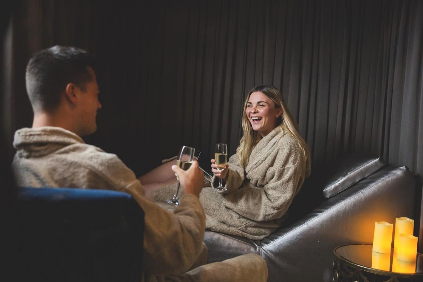 Retallack Resort & Spa Padstow Exterior foto A couple relaxing at the spa