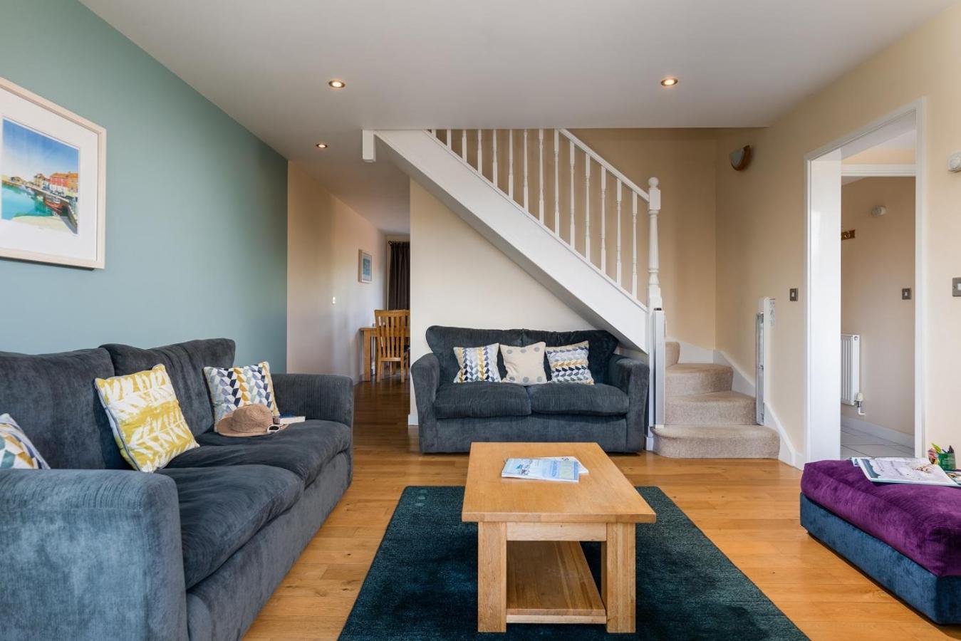 Retallack Resort & Spa Padstow Quarto foto The interior of a typical apartment