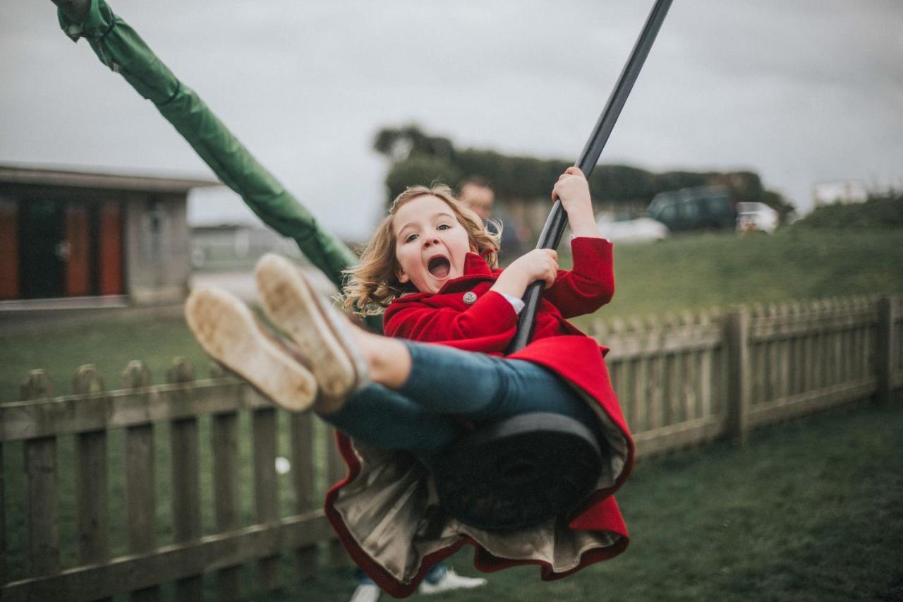 Retallack Resort & Spa Padstow Exterior foto A child on a swing